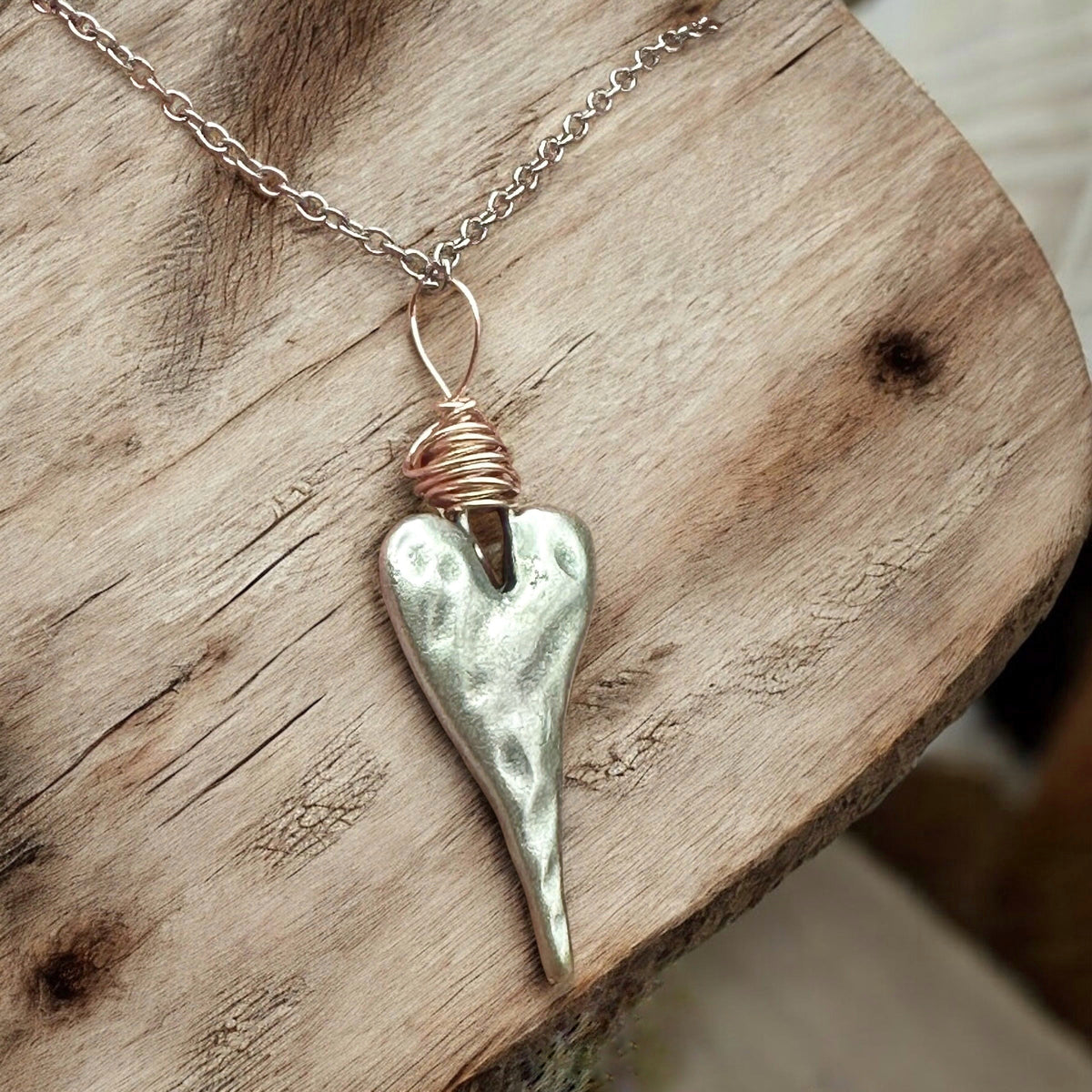 Collier Cœur en fil de fer enroulé