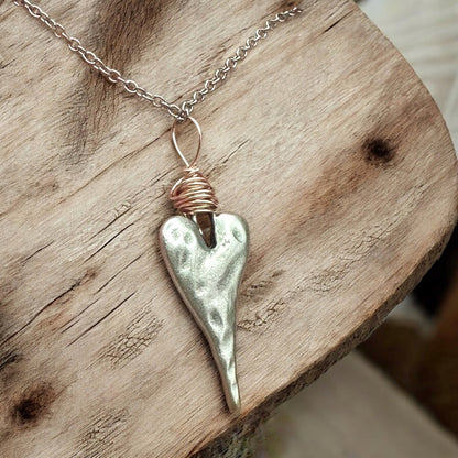 Collier Cœur en fil de fer enroulé