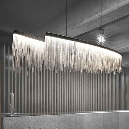 Lustre minimaliste personnalisé – Suspension moderne en aluminium argenté avec design à pampilles pour salle à manger et salon