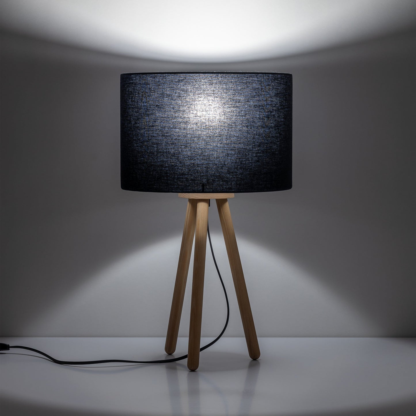 Lampe de chevet et de chambre Tokyo sur trépied en bois (Liquidation)