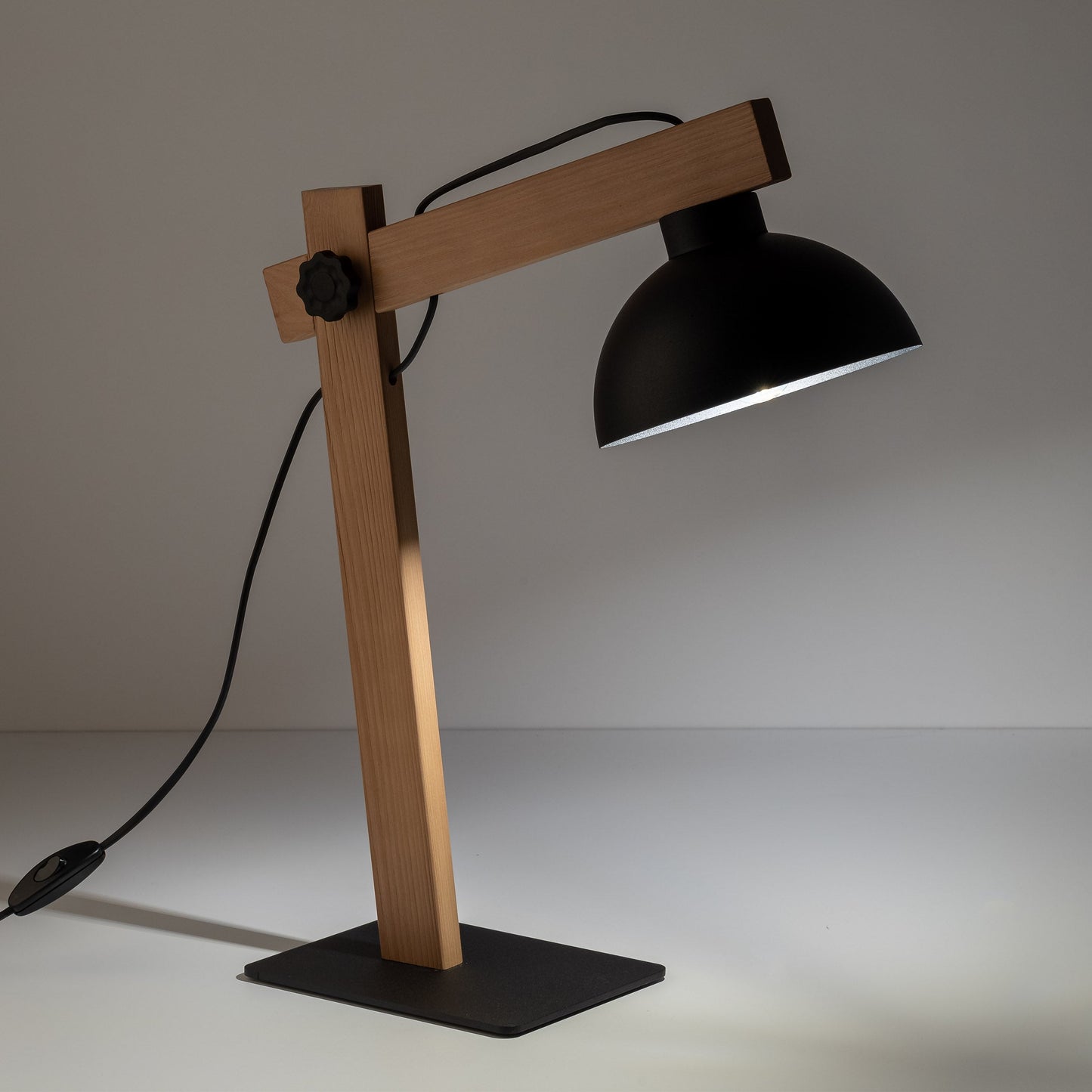 OSLO Black Scandinavian Table Lamp for Bedroom & Nightstand