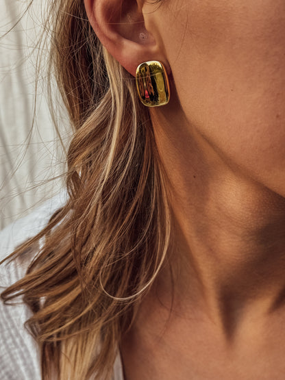 Les boucles d'oreilles Kerr