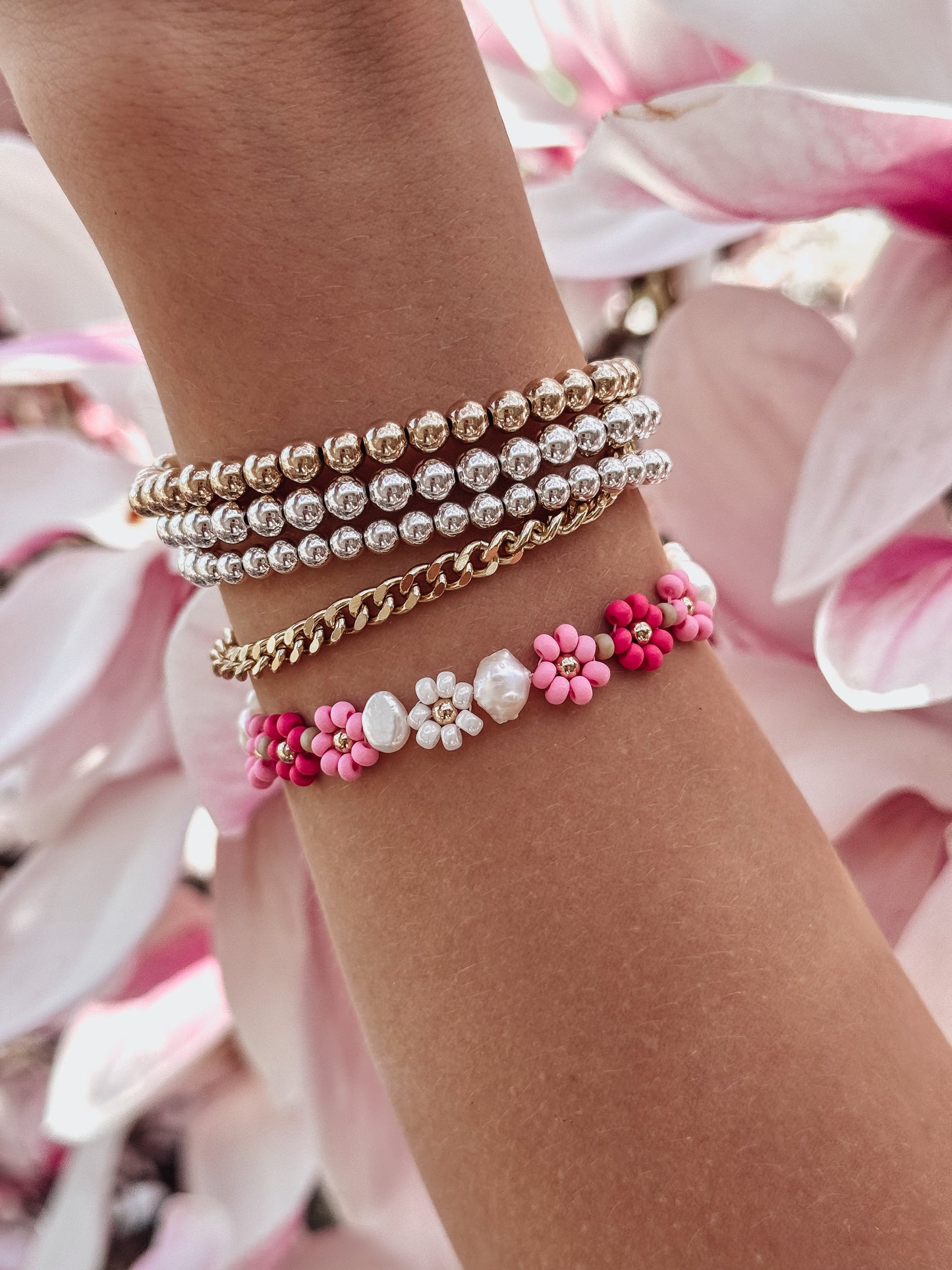 Le bracelet et la chaîne de cheville Daisy en Frosé