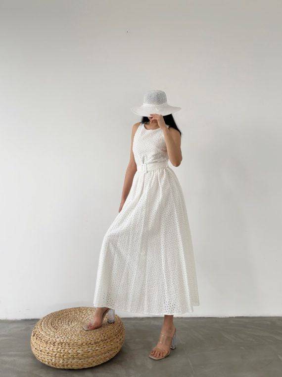 Robe longue froncée avec ceinture à la taille