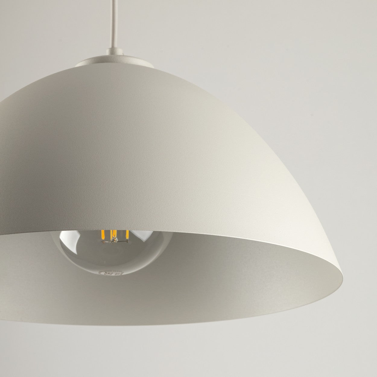 Suspension dôme FARO pour îlot de cuisine, table de salle à manger et intérieurs modernes