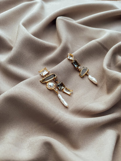 Les boucles d'oreilles asymétriques Kenzie