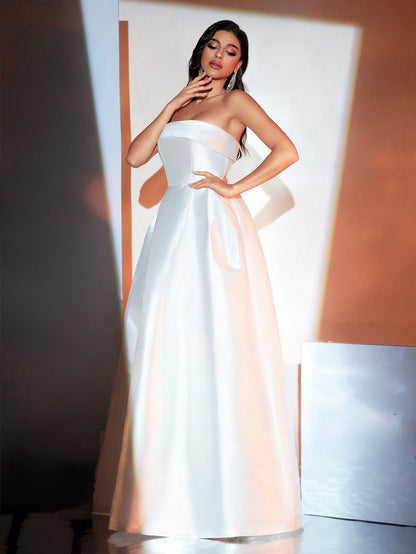 Robe longue bouffante en taffetas bustier - Blanche