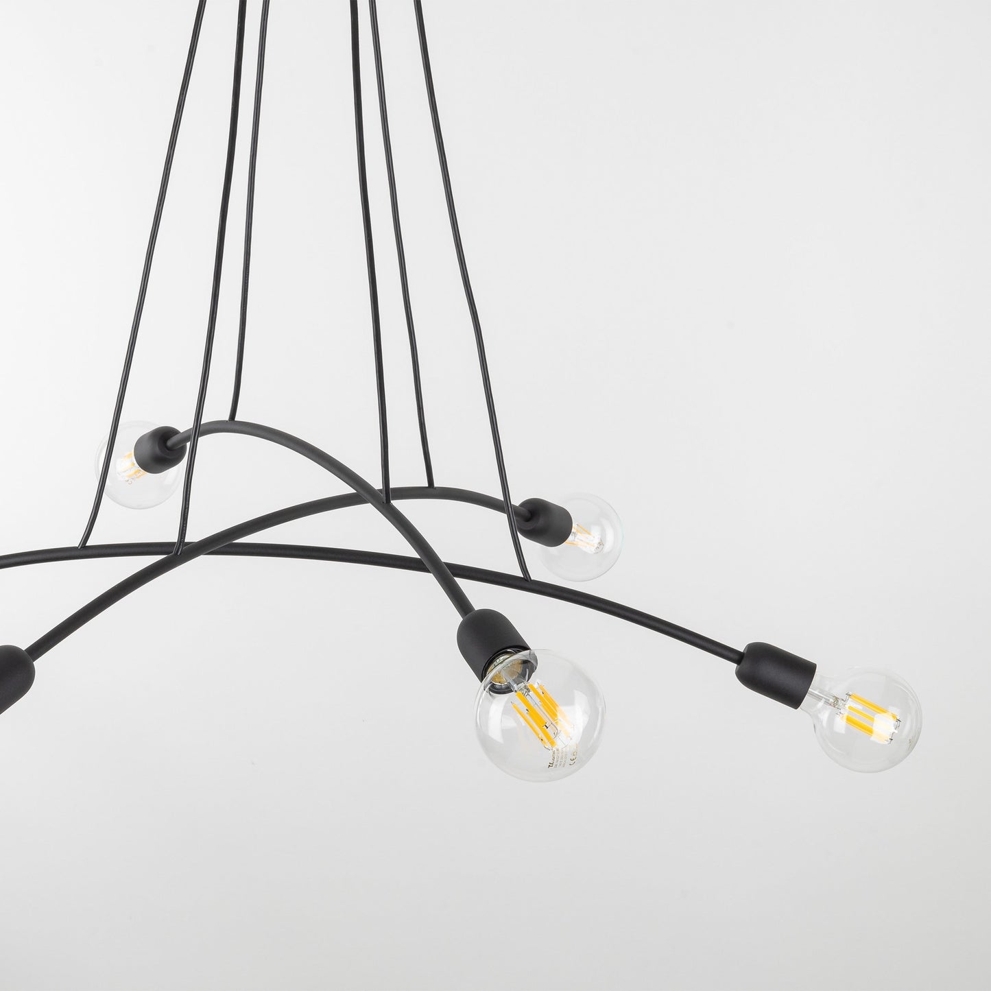 Suspension HELIX noire minimaliste à 6 lumières pour salle à manger et espaces ouverts (Liquidation)