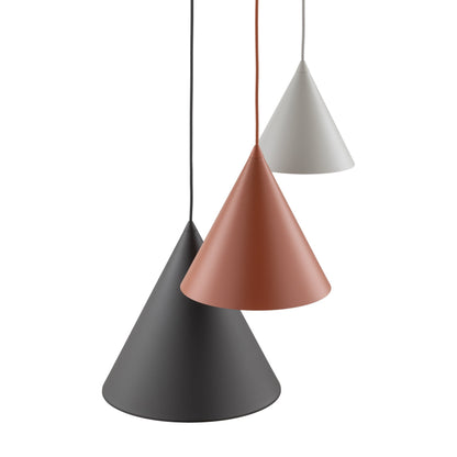Suspension conique 3 lumières en acier CONO Mix pour îlot de cuisine et table à manger