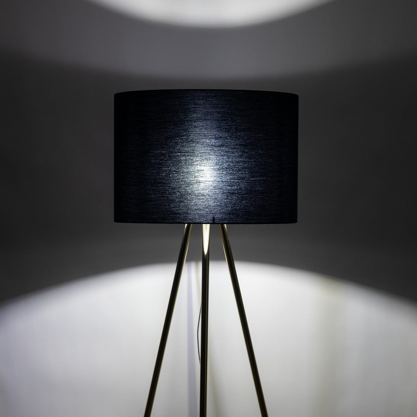 Lampadaire noir moderne UMBERTO pour salon et chambre (liquidation)