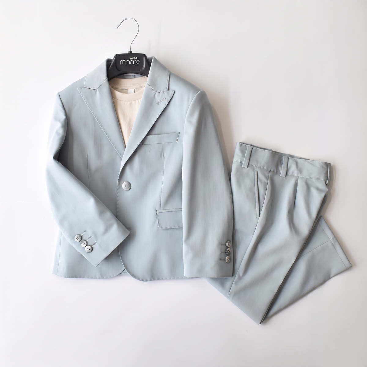 Costume élégant pour garçons