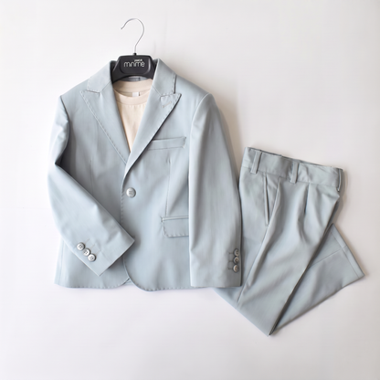 Costume élégant pour garçons