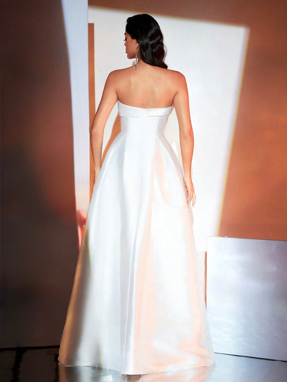 Robe longue bouffante en taffetas bustier - Blanche