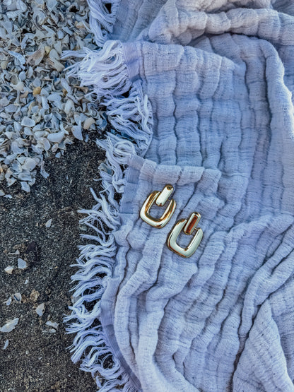 Les clous d'oreilles Victoria