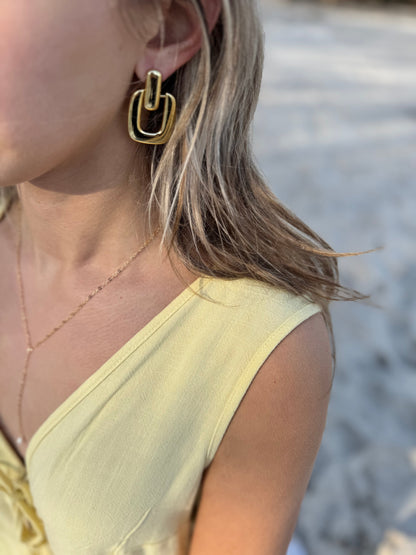 Les clous d'oreilles Victoria