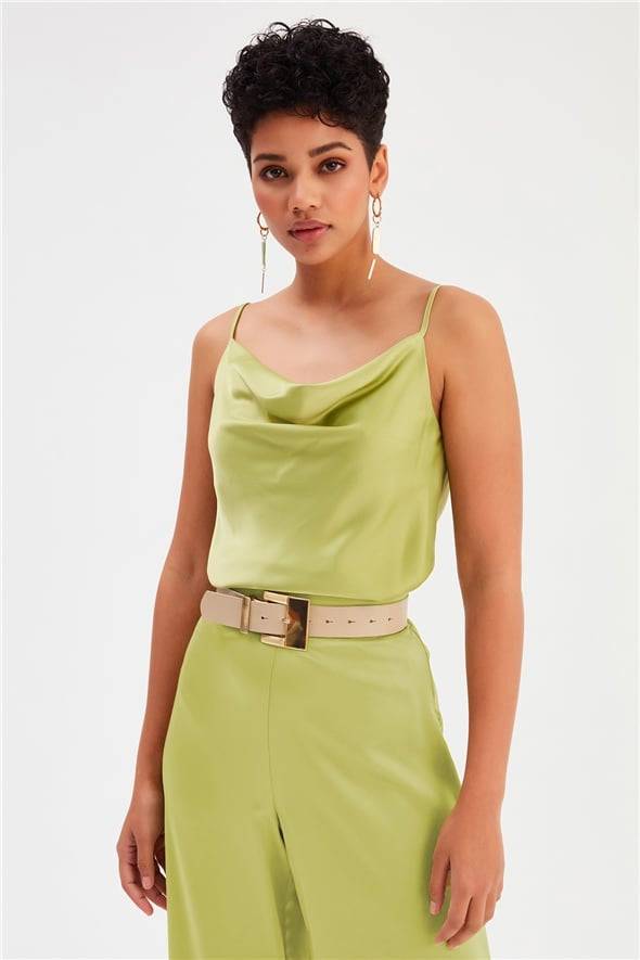 Top caraco en satin à décolleté plongeant – Vert olive