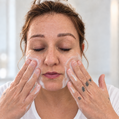 Lait nettoyant visage YLINA fleur de néroli