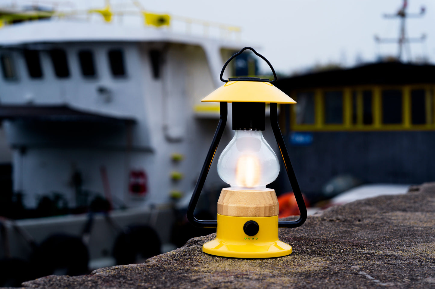 TRU De-LIGHT ROMANTICO Lampe LED tout-en-un, rechargeable, haut-parleur Bluetooth - ROUGE FEU / JAUNE / BLEU AQUA / VERT / NOIR