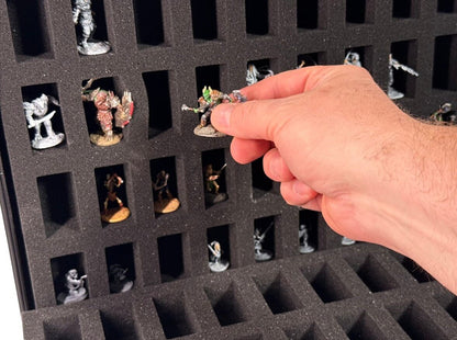 Mallette de rangement pour miniatures EVORETRO 80 emplacements avec mousse personnalisable