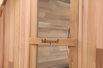Blisspod | Prague | Sauna tonneau d'extérieur en cèdre rouge canadien à vapeur, 2-4 / 4-6 personnes avec fond entièrement vitré et 2 sièges de porche avant