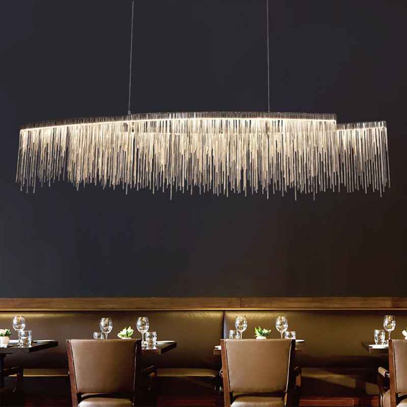 Lustre minimaliste personnalisé – Suspension moderne en aluminium argenté avec design à pampilles pour salle à manger et salon