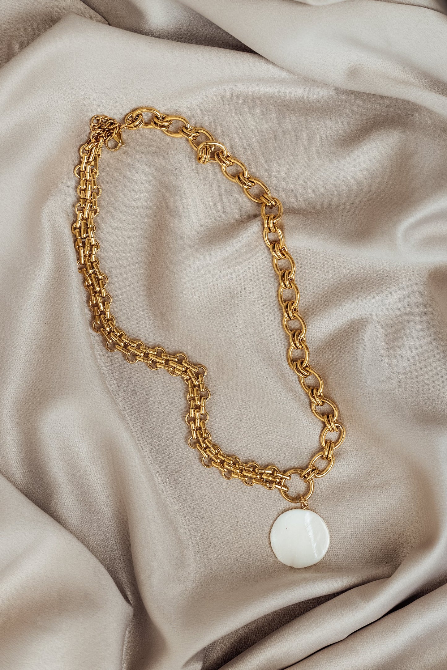 Le collier Charlotte
