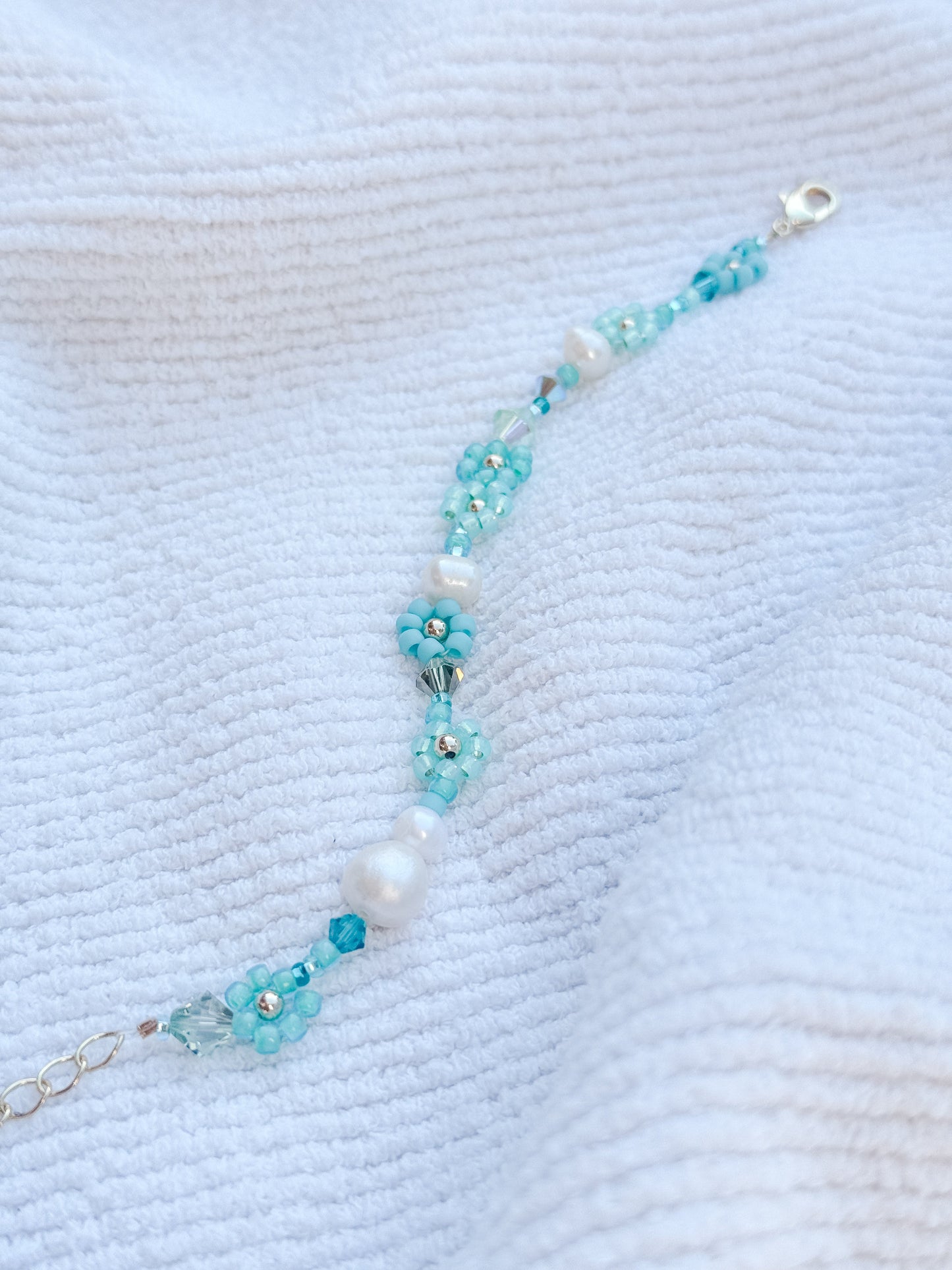 Le bracelet et la chaîne de cheville « Lover » Marguerite