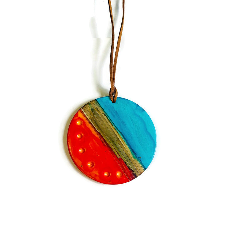 Collier avec pendentif disque surdimensionné fait main