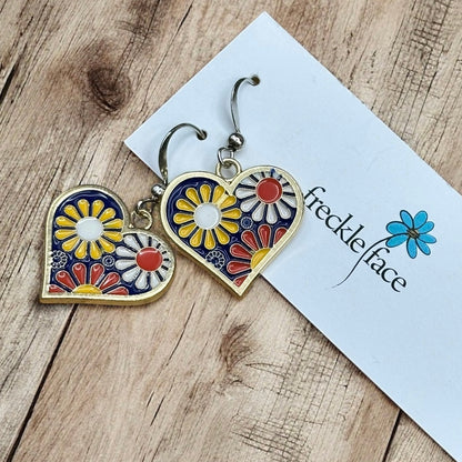 Boucles d'oreilles rétro « Flower Power » – Pompons colorés en émail, hypoallergéniques et légères