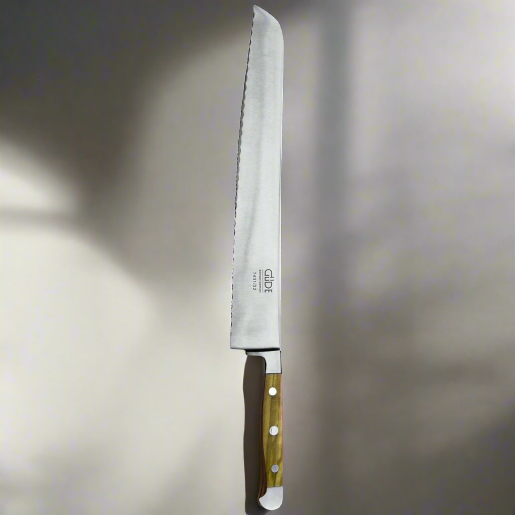 ALPHA OLIVE | Couteau à pain Franz Dude 12,5" version gaucher | Acier forgé / Manche en bois d'olivier
