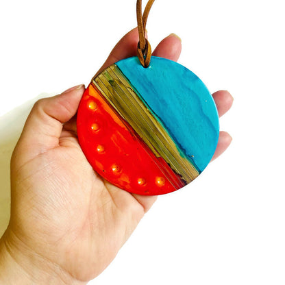 Collier avec pendentif disque surdimensionné fait main