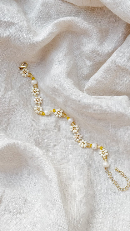 Le bracelet et la chaîne de cheville Daisy couleur « Bouton d'or »