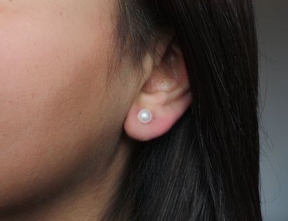 Puces d'oreilles perles blanches 4-5mm