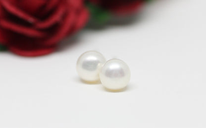 Puces d'oreilles perles blanches 4-5mm