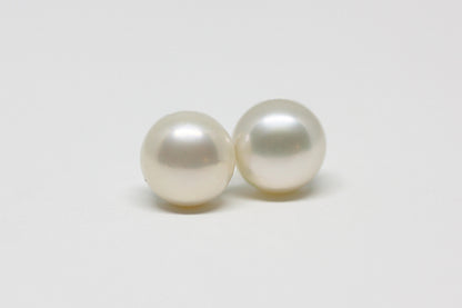 White Pearl Stud Earrings 5.5-6mm