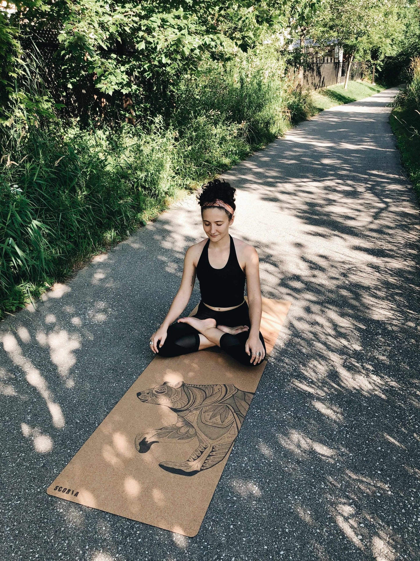 Tapis de yoga en liège Night Bear | 4,5MM | Édition Collaboration