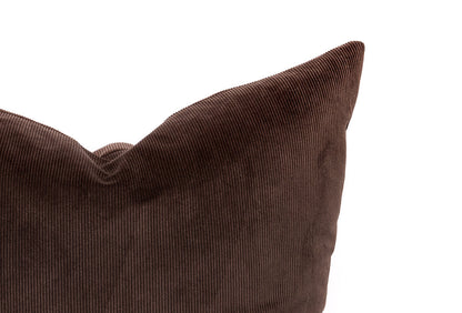 Housse de coussin en velours côtelé couleur chocolat