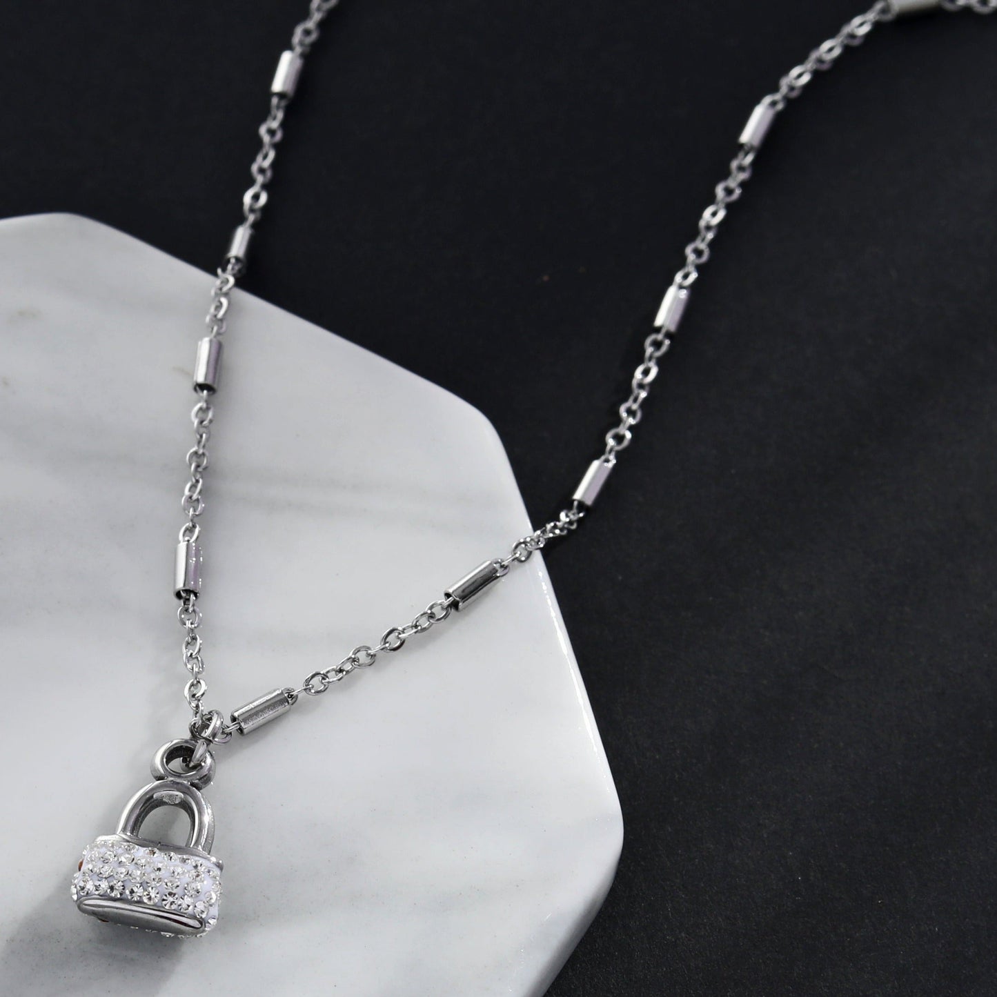 Collier chaîne à billes ABENI avec pendentif cadenas pavé en zircone en argent