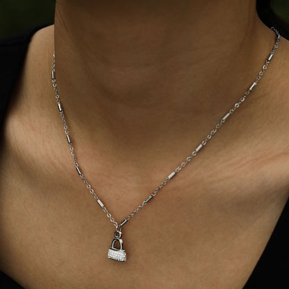 Collier chaîne à billes ABENI avec pendentif cadenas pavé en zircone en argent