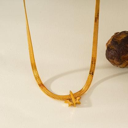 AGULHAS Or : Élégance Céleste - Collier Chaîne Peau de Serpent avec Pendentif Étoile Incrusté de Zirconium