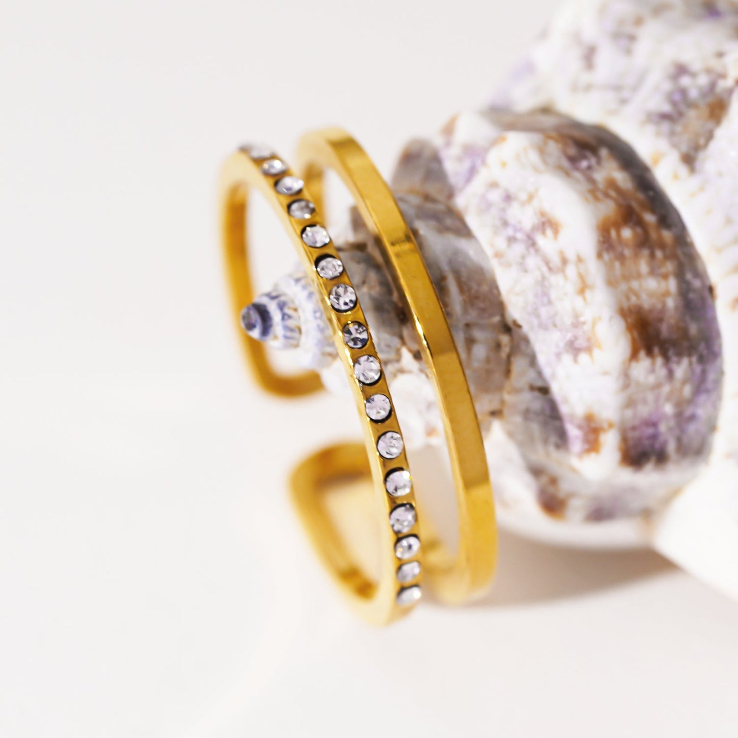 AIZA : Bague Double Jonc en Zirconia Pavé & Surfaces Contrastantes Lisses