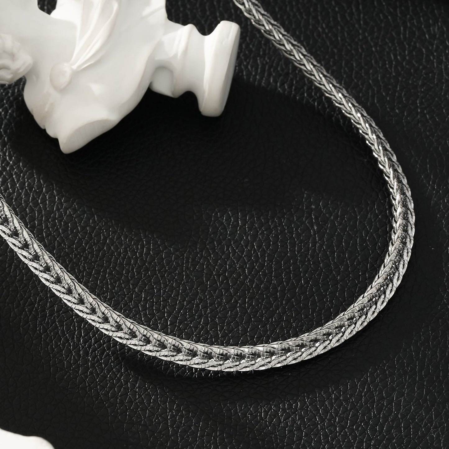 ALICE Silver (Or Blanc): Collier à Maillons Épais avec Pendentif Fermoir Anneau