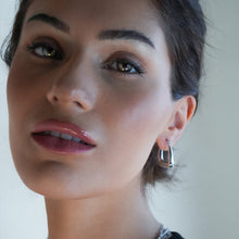 ANIKA : Boucles d'oreilles créoles mini chunky triangulaires or blanc (ton argent)