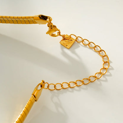 ANJILMA Gold : Collier ras du cou texturé minimaliste.
