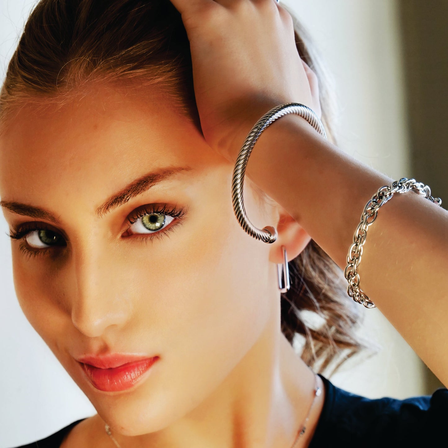 ARDA Argent (Or blanc) : Bracelet multimaillons épais et sophistiqué avec cercle et fermoir en T