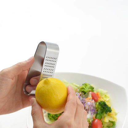 Râpe pratique Eatoco Oros – Zesteur japonais compact en acier inoxydable