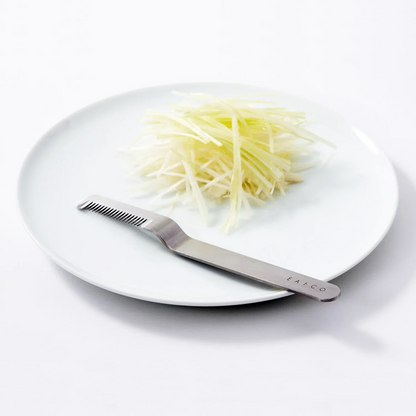 Eatoco Saku Coupe-Poireau – Ustensile pour légumes fibreux - Fabriqué au Japon