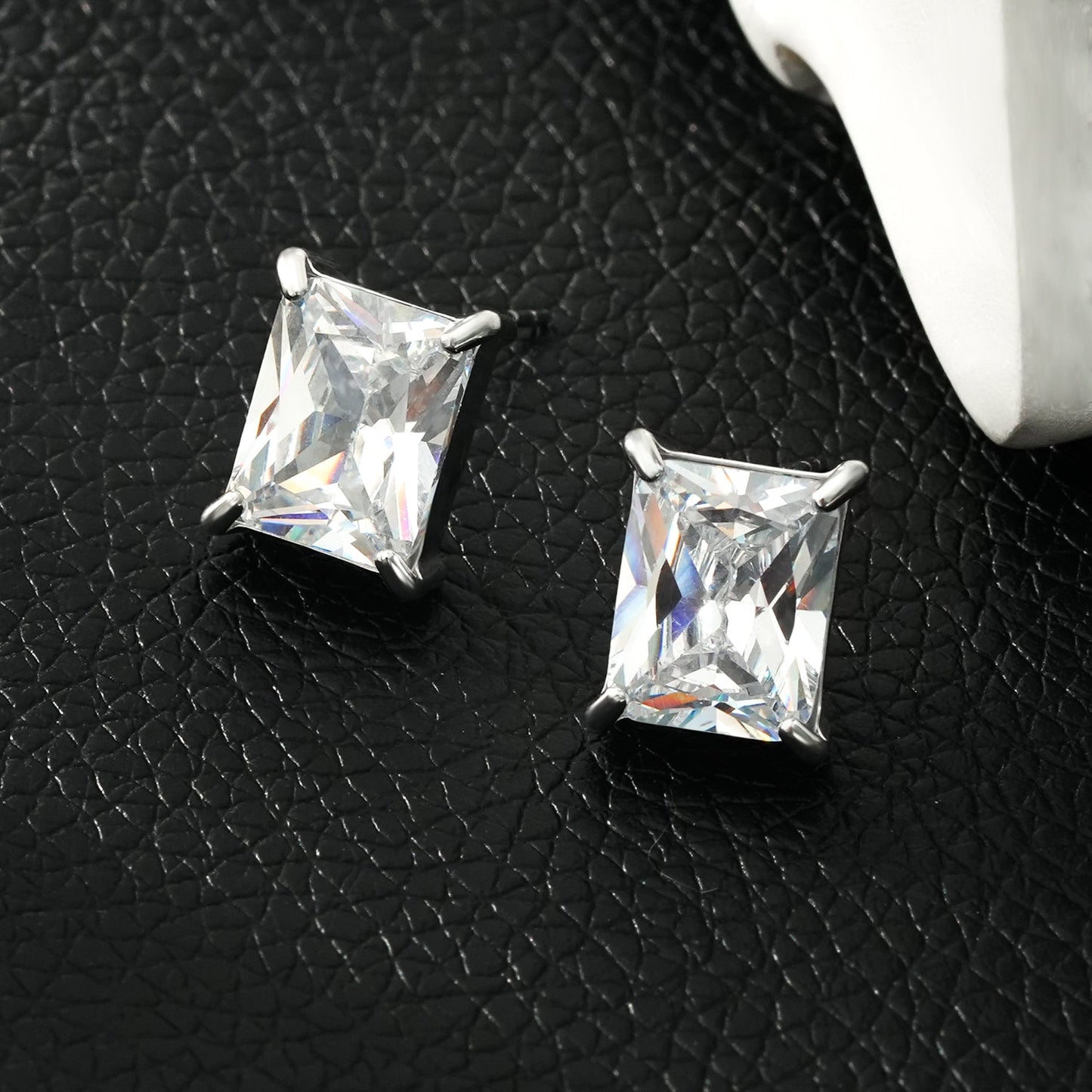 ATTAQUAS Silver : Boucles d'oreilles clous quotidiennes en Zircone Cubique (CZ) coupe Carré vintage