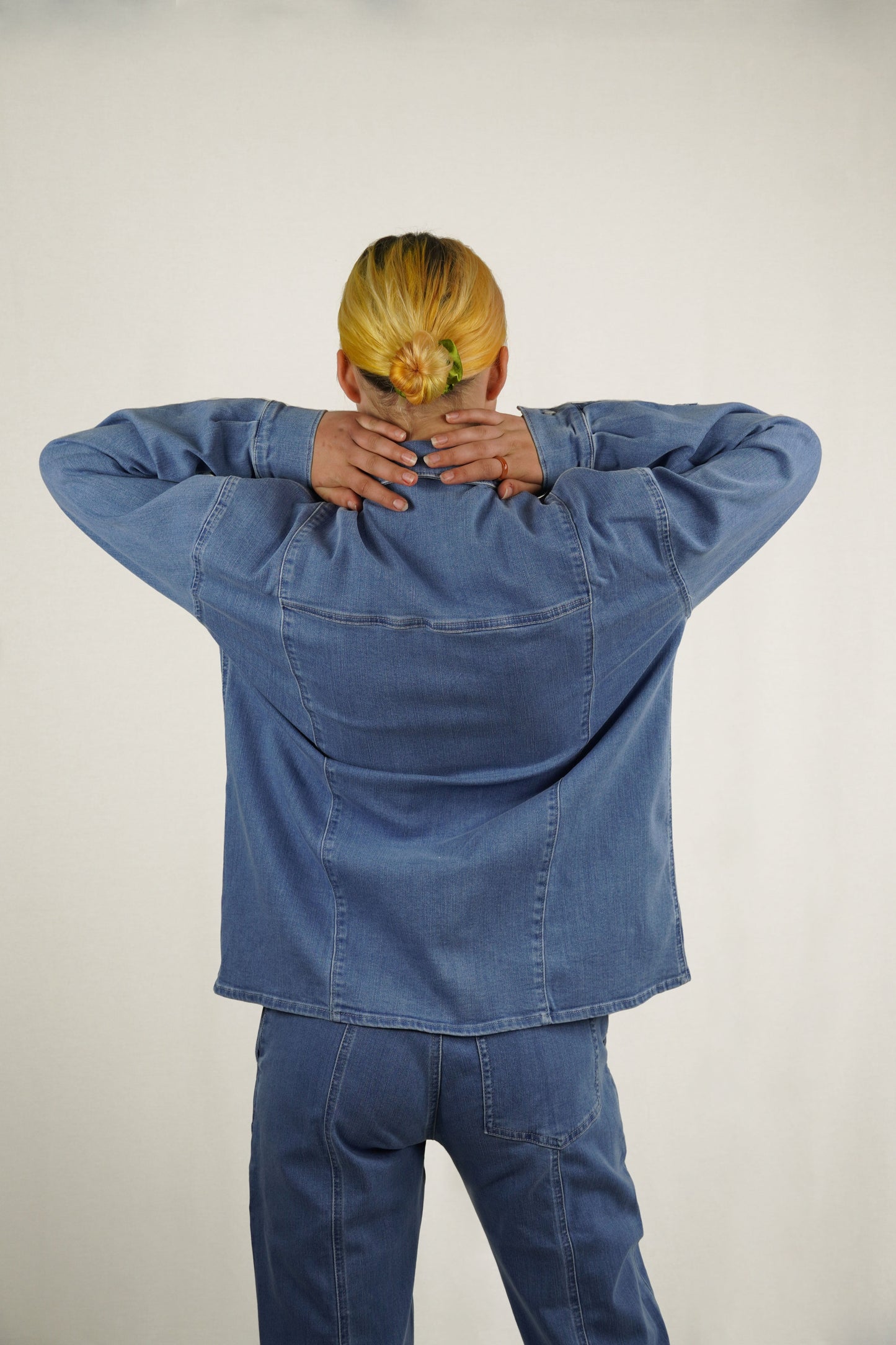LA CHEMISE EN JEAN