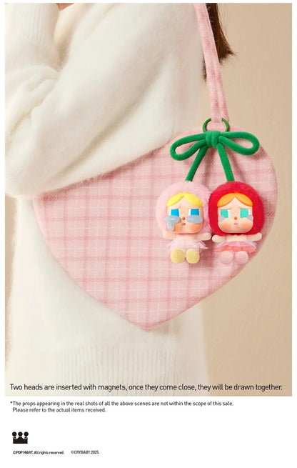 CRYBABY Crying For Love Series-Vinyl Peluche Carte suspendue (Je t'aime beaucoup)